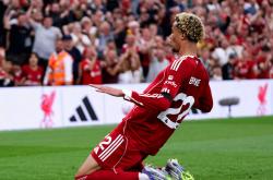 开云体育官方网站-利物浦大将受伤，英超冠军防线生变