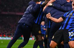 开云体育app-拜仁慕尼黑在场上展现出色实力