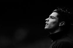 开云体育下载-当天空法则降临陆地，恩比德如何用攻防统治力改写老鹰对阵76人的叙事逻辑