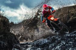 开云APP-德甲争冠战之夜，戈贝尔成为全场焦点