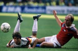 开云体育官网-关于捷克队在关键比赛中实现逆袭，最终获得胜利的信息