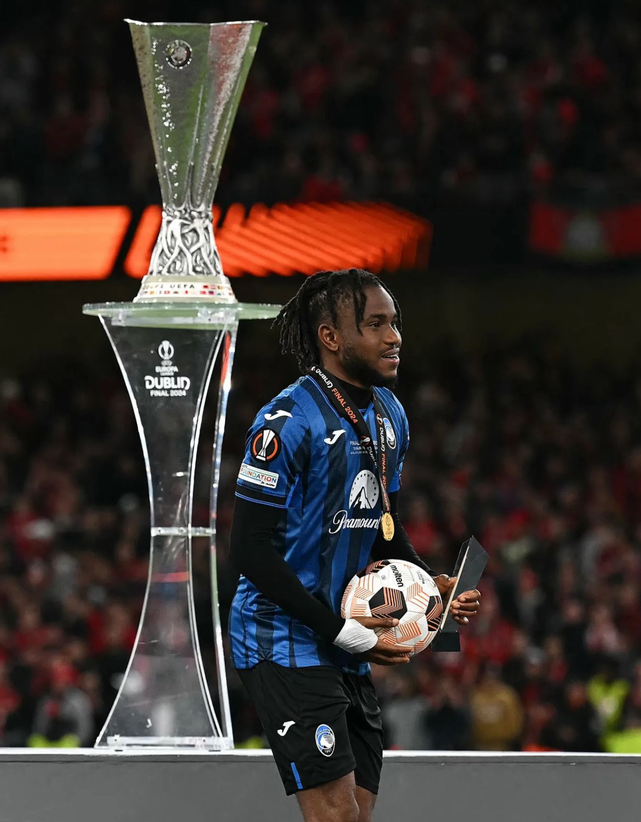 阿曼球员表现出色，成为球队亮点