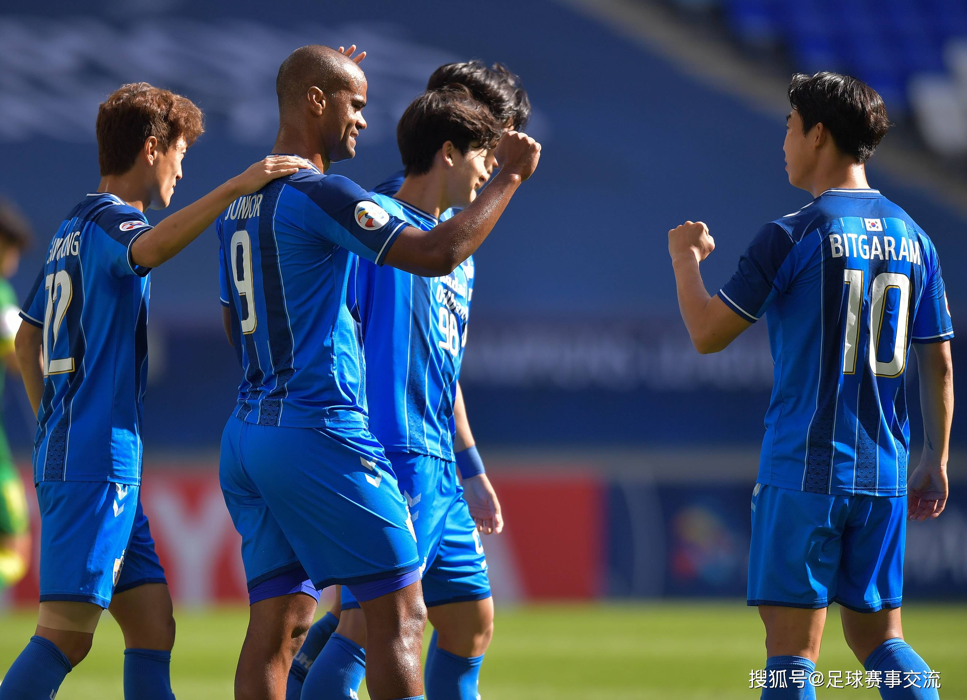 队员实力逐渐增强，国内职业足球联赛观赏性强的简单介绍