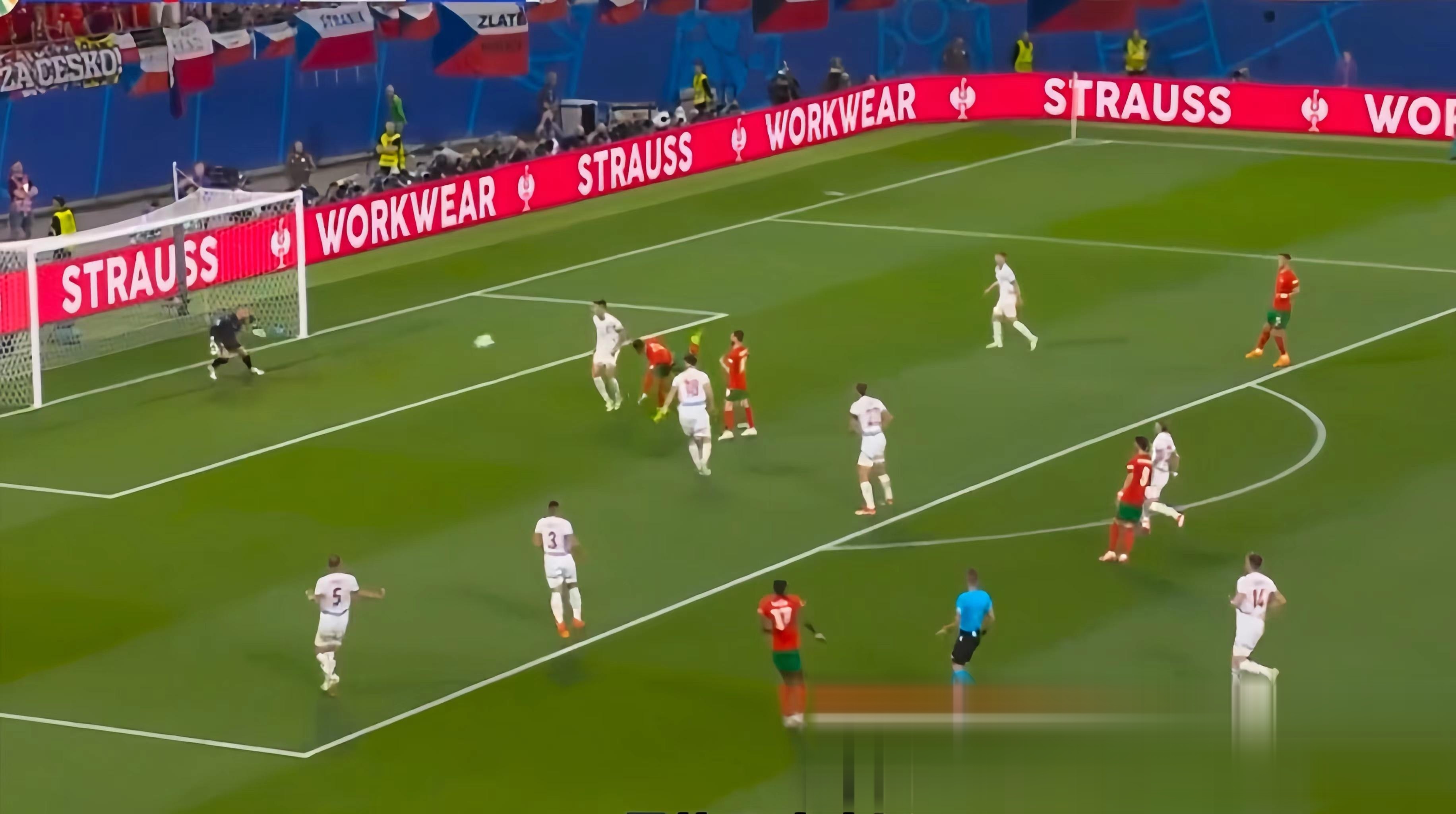 法国对战捷克,备受关注的足球冠军争霸赛即将开始的简单介绍 法国对战捷克,备受关注的足球冠军争霸赛即将开始的简单介绍