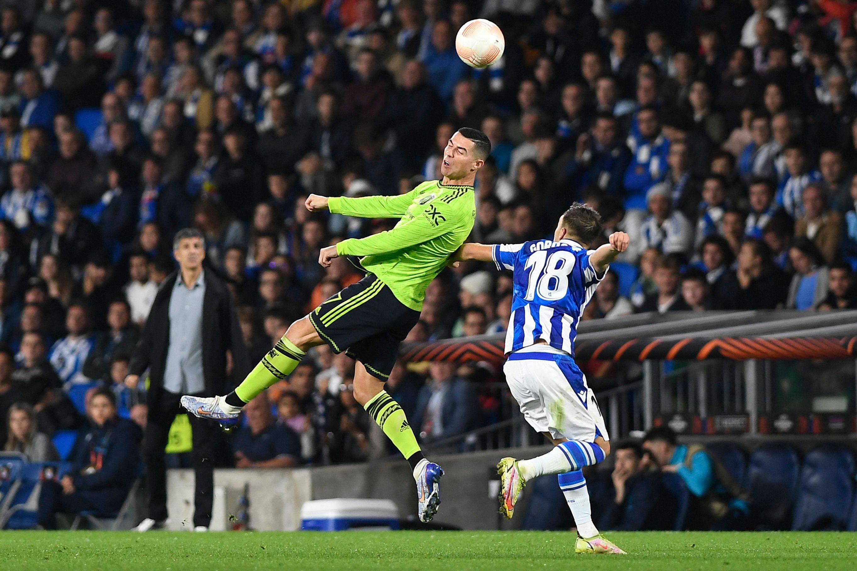 足球世界的焦点：一场实力对比的较量即将开始的简单介绍