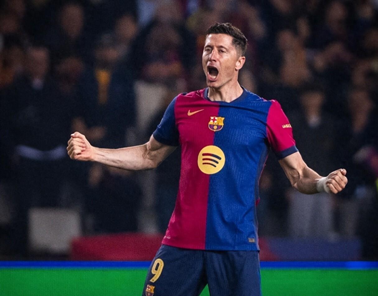 莱万梅开二度拜仁慕尼黑逆袭晋级