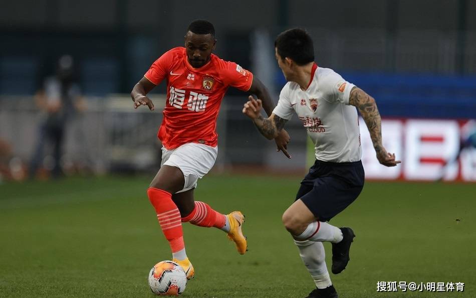 联赛领头羊：恒大豪取连胜，实力碾压对手，争冠路上稳步前行的简单介绍