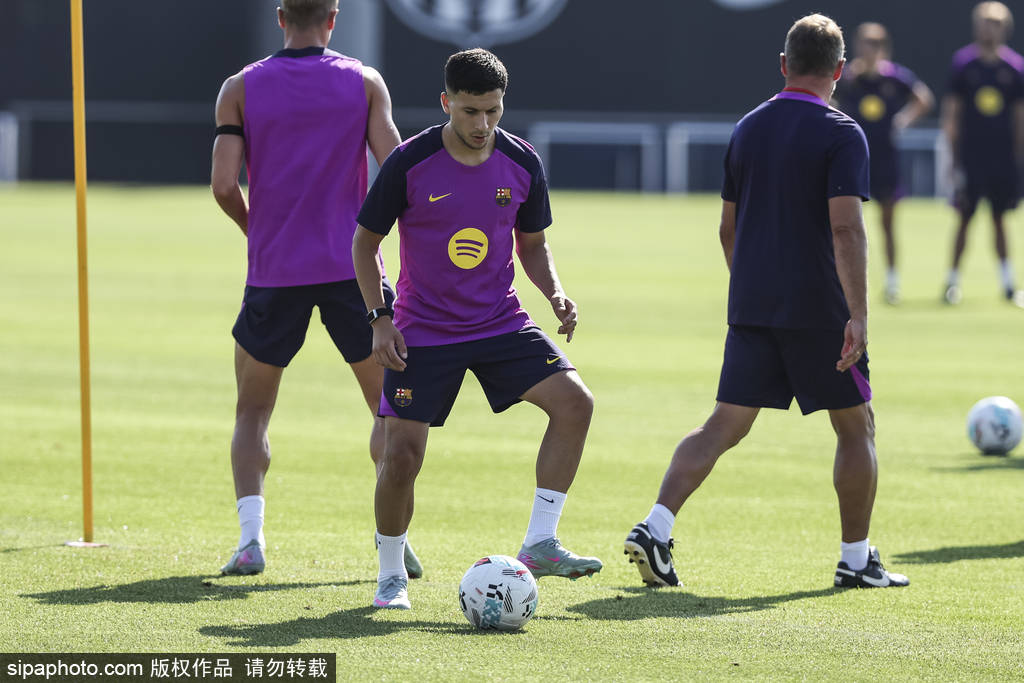 网络直播火爆足球盛况，球迷热情高涨的简单介绍