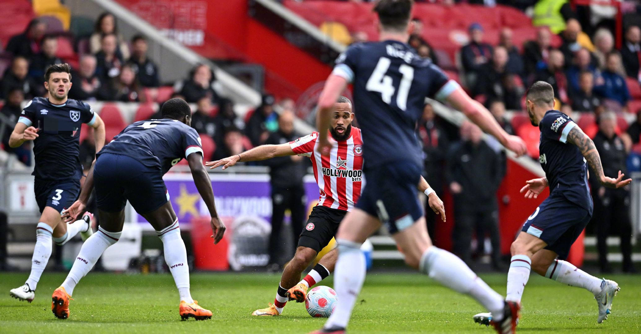 包含格勒诺布尔客场爆冷击败昂热，保级形势一片光明的词条