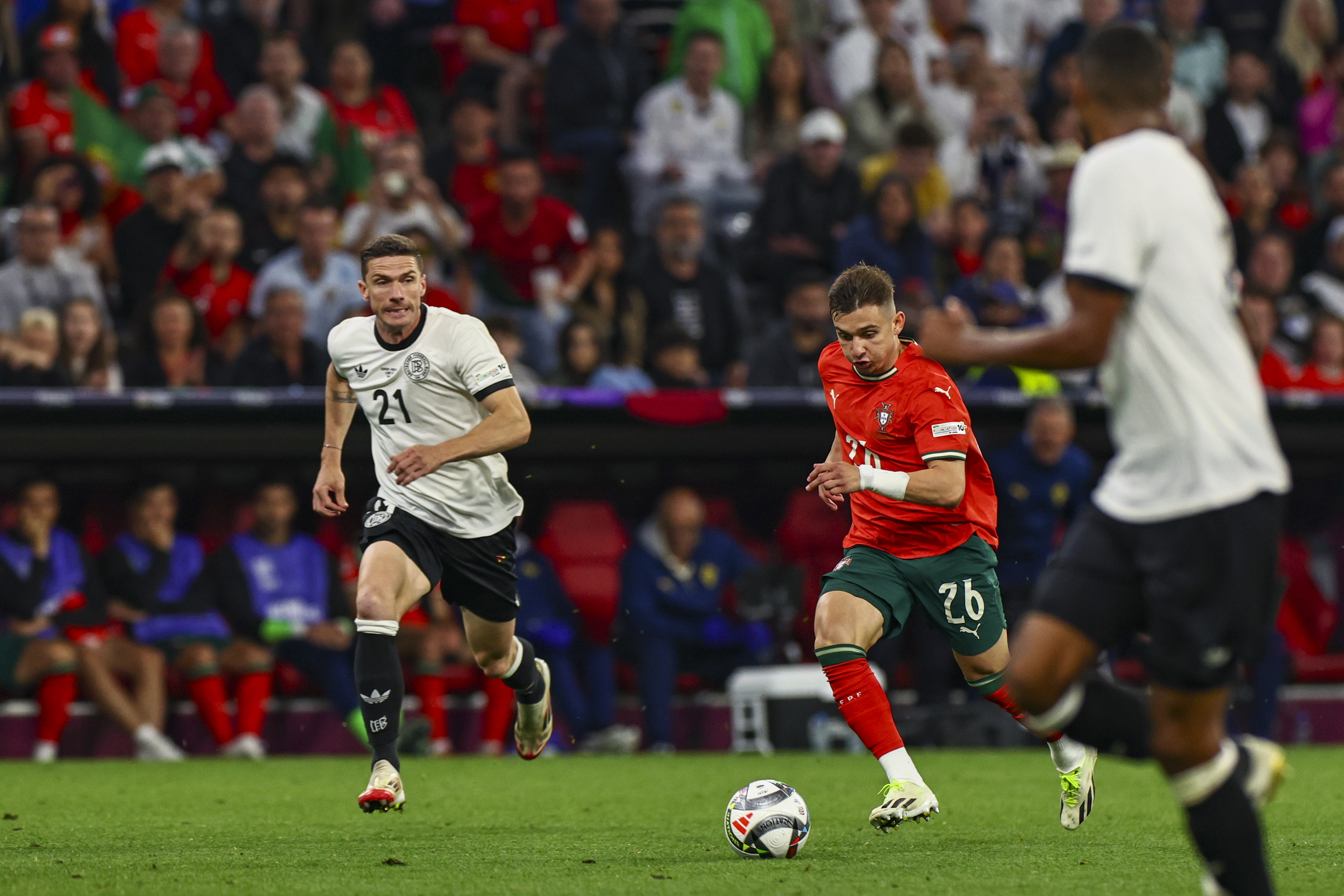 包含欧洲国家队准备就绪，备战大赛的词条