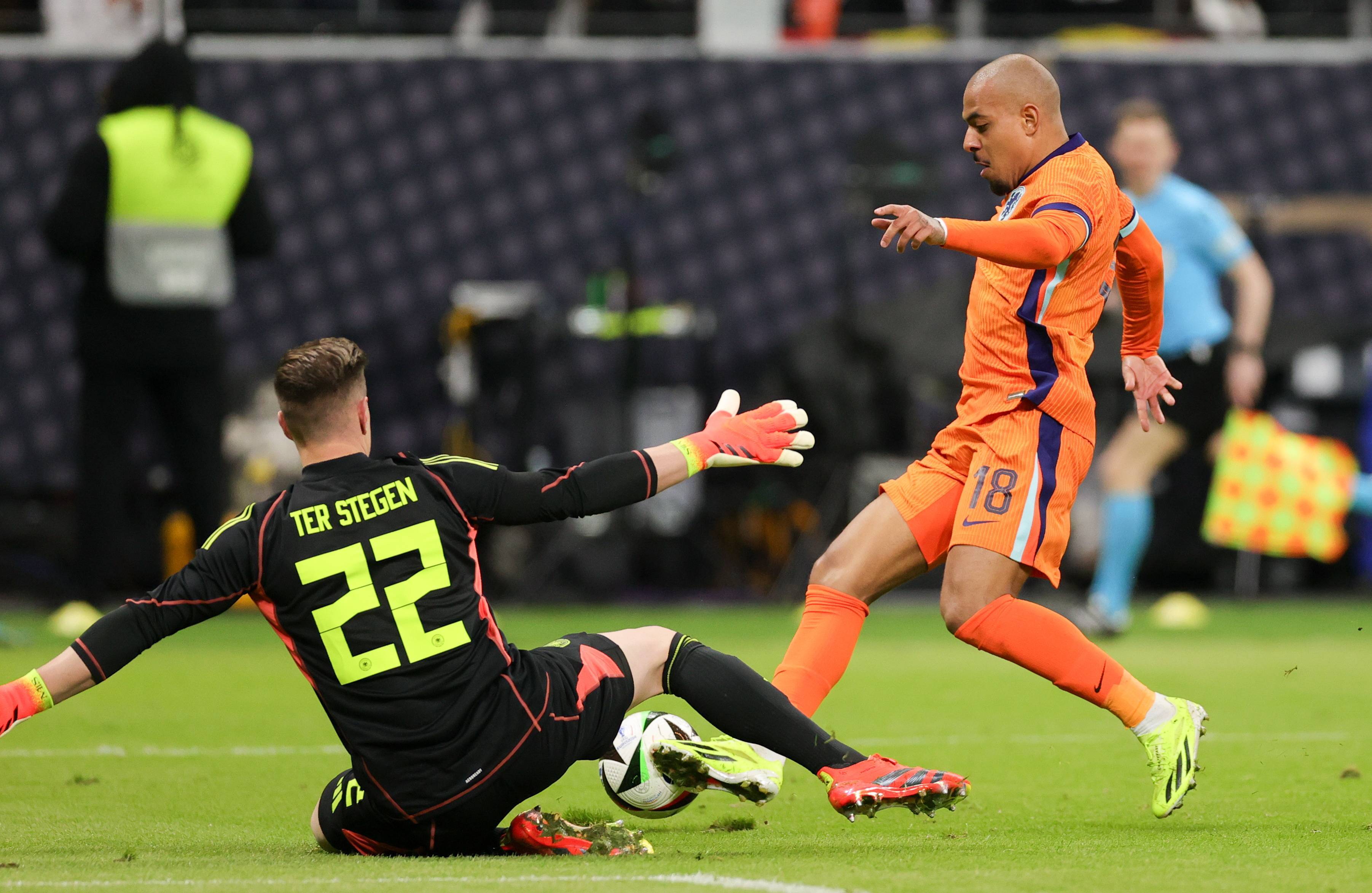 德国足球队最终获胜，晋级总决赛