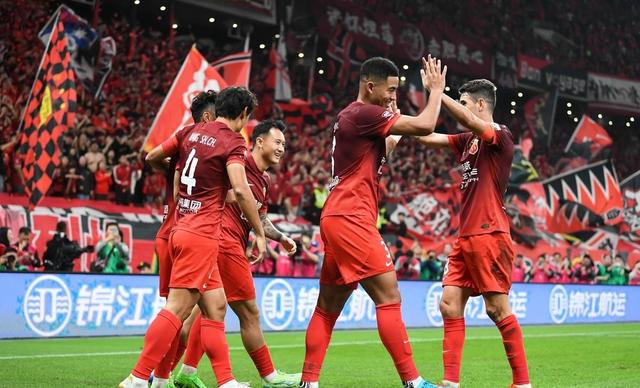 中超劲旅上海申花晋级亚冠八强，期待更多胜利