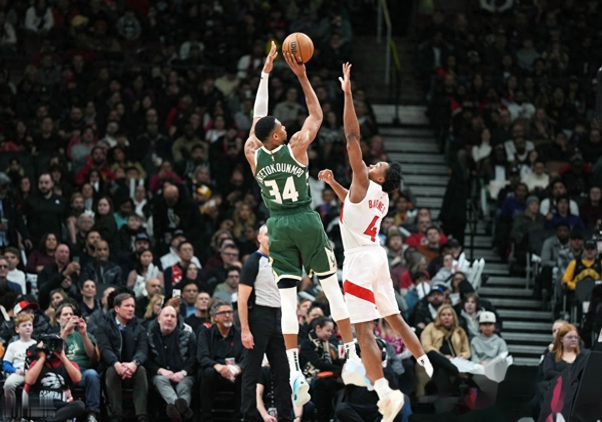 雄鹿客场胜马刺，实力得到认可