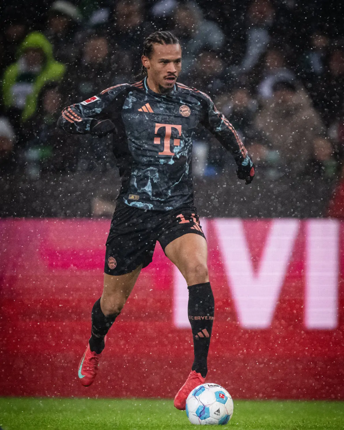 门兴格拉德巴赫战术稳健，击溃对手实现三连胜的简单介绍