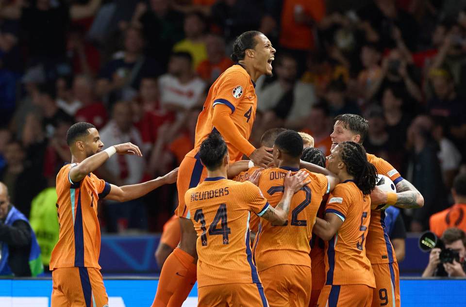 荷兰足球队再次晋级 荷兰足球队再次晋级