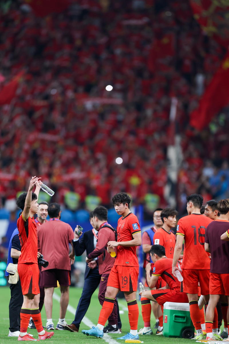 包含足球永远是最热烈的战场，谁能一战成名？的词条